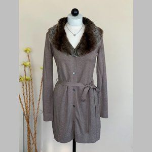 LIKE NEW Karen Kane Long Button-Up Sweater Cardigan Removable Faux Fur Collar